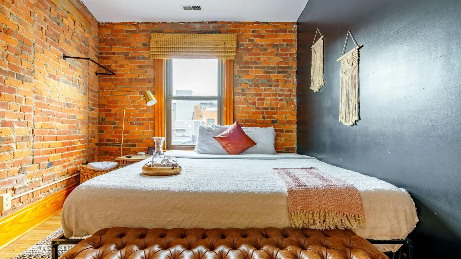 Prime Location Top Rated Clean Parking Free Columbus Hotel