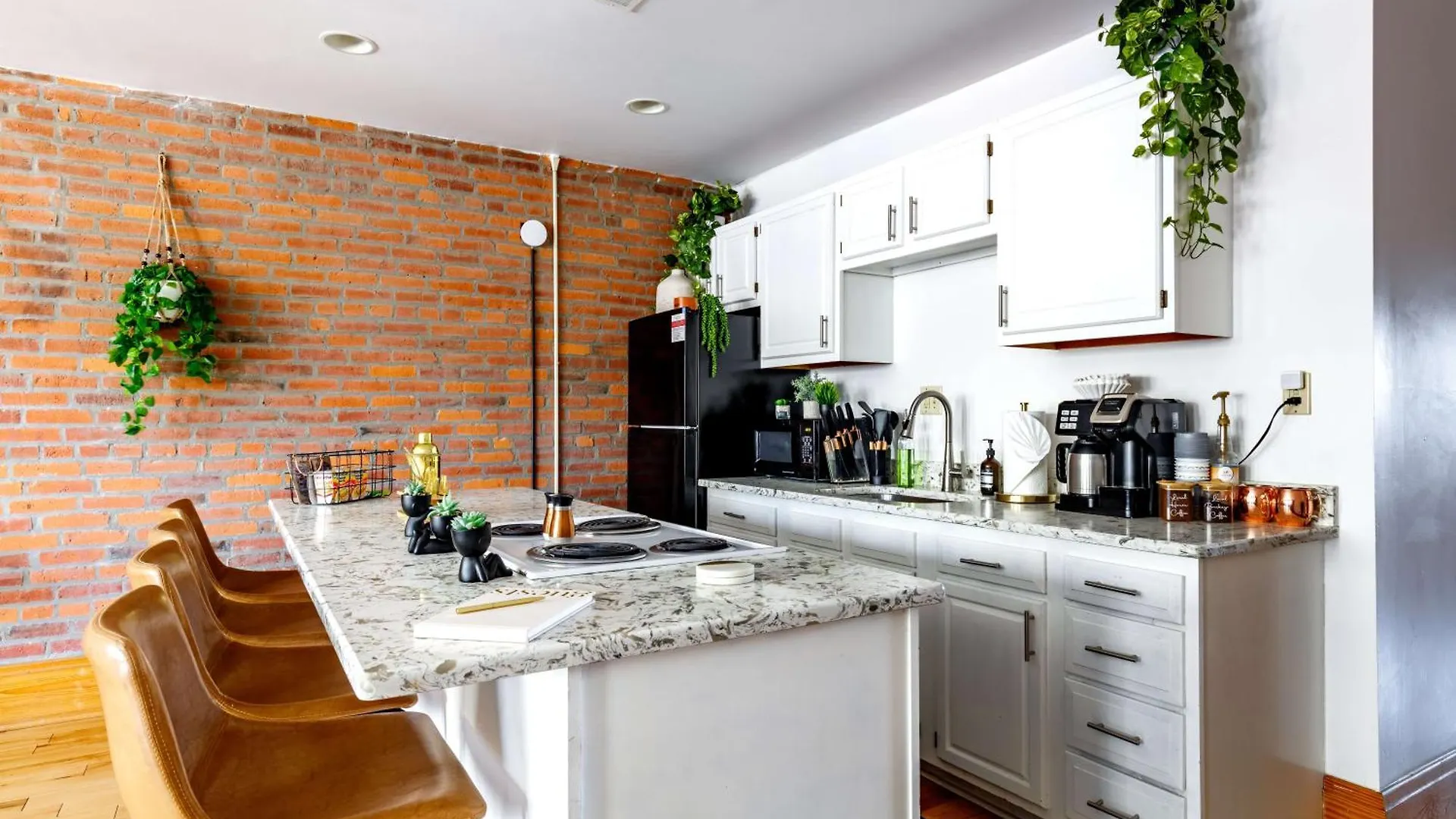 Prime Location Top Rated Clean Parking Free Columbus Hotel